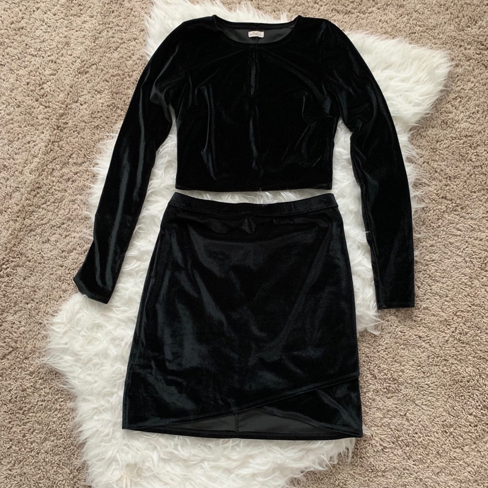 🌸Hollister croptop and skirt set